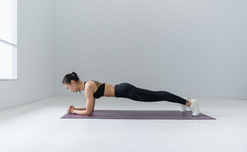 woman doing plank